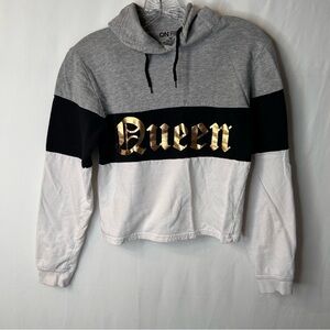 On Fire Heather Gray Hoodie with Black White Gold “Queen “ Logo Sise M